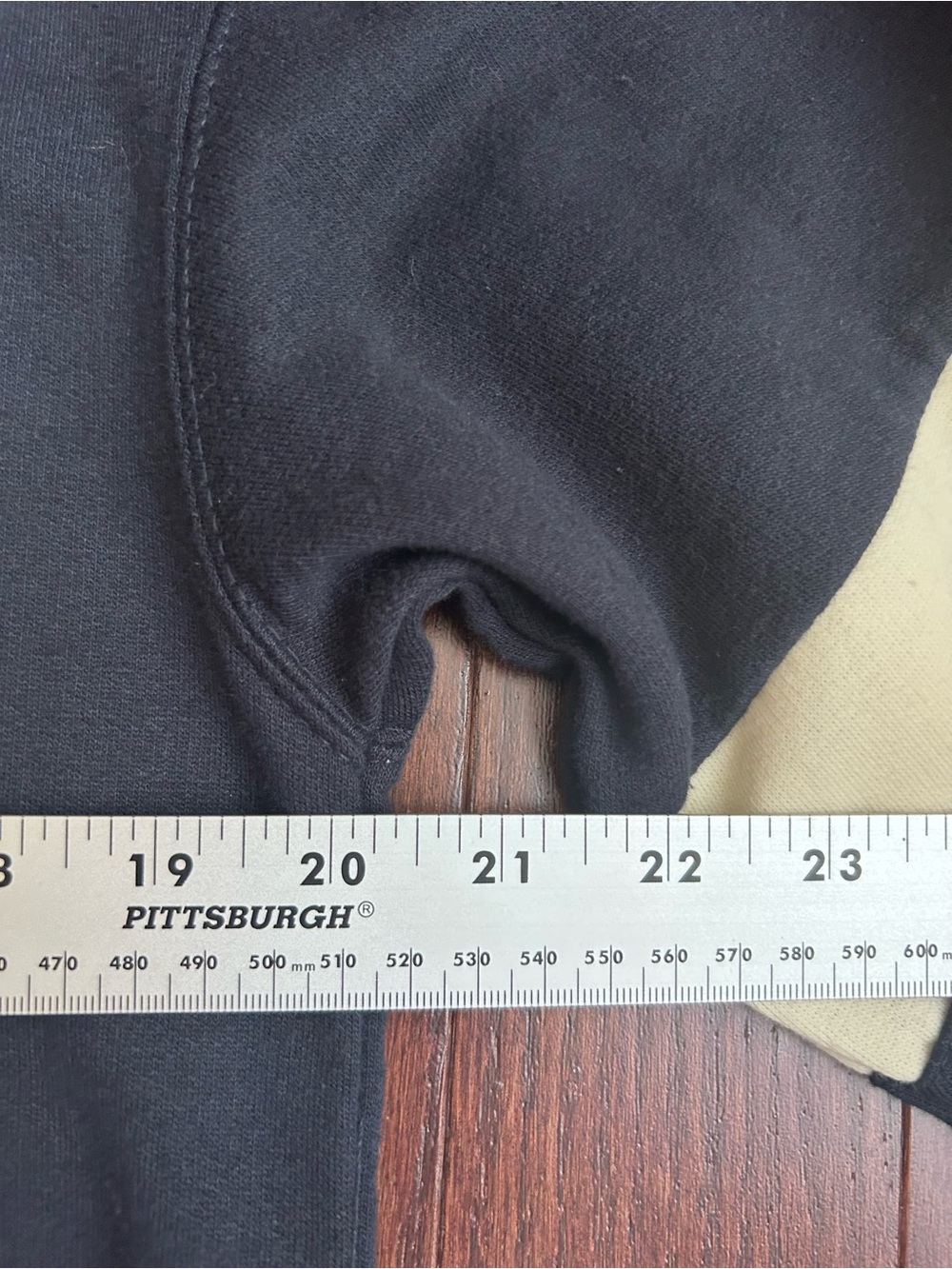New York Popular “New York” Crewneck Sweatshirt - Picture 6 of 7